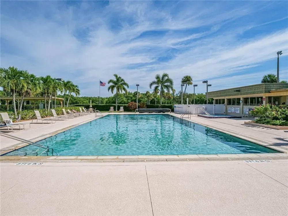 76 Royal Oak Drive #104 Vero Beach, FL 32962