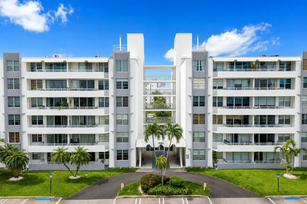1080 94th Street #411 Bay Harbor Islands, FL 33154