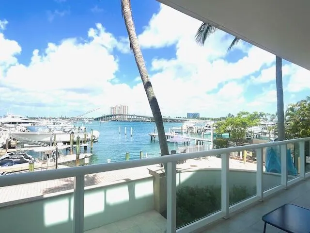 184 Lake Drive #3102 Palm Beach Shores, FL 33404