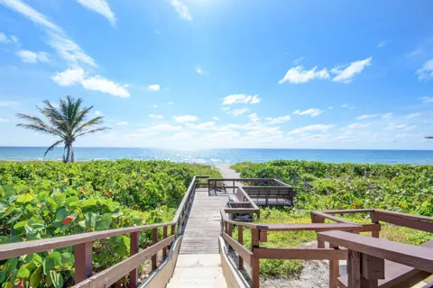2871 Ocean Boulevard #D506