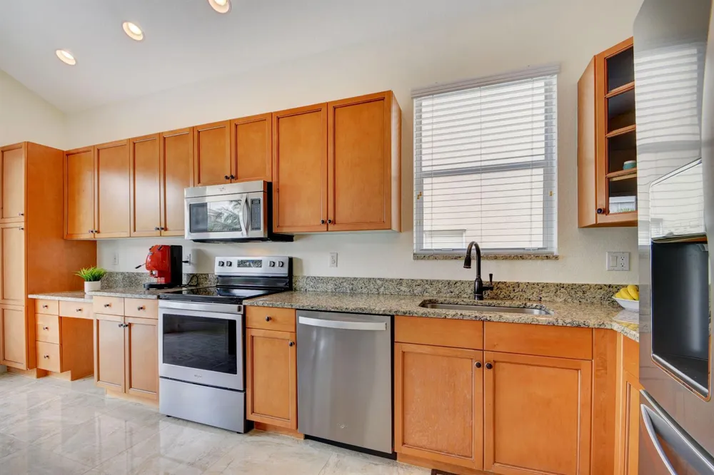2418 Westmont Drive Royal Palm Beach, FL 33411