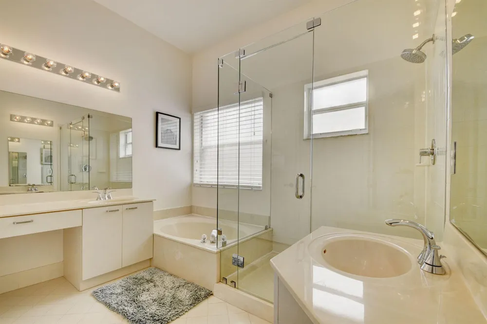 2418 Westmont Drive Royal Palm Beach, FL 33411