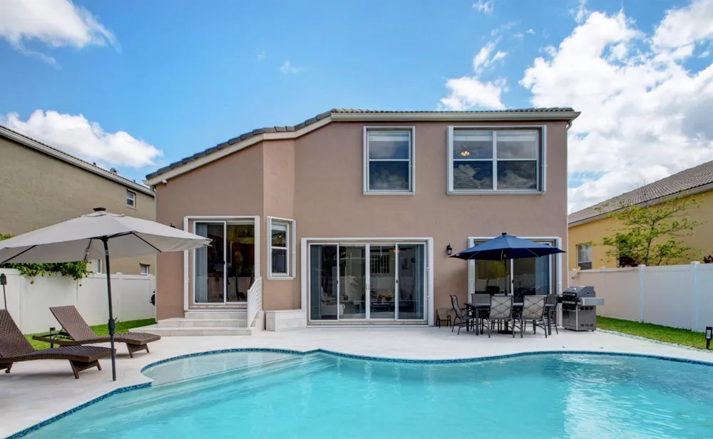 2418 Westmont Drive Royal Palm Beach, FL 33411