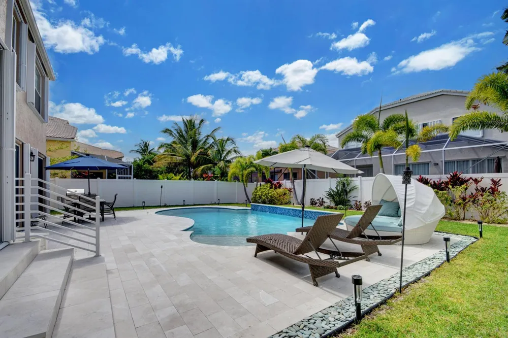 2418 Westmont Drive Royal Palm Beach, FL 33411