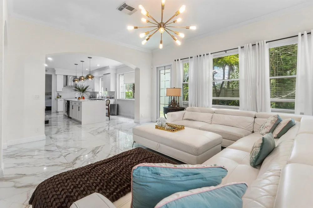 599 Cresta Circle West Palm Beach, FL 33413