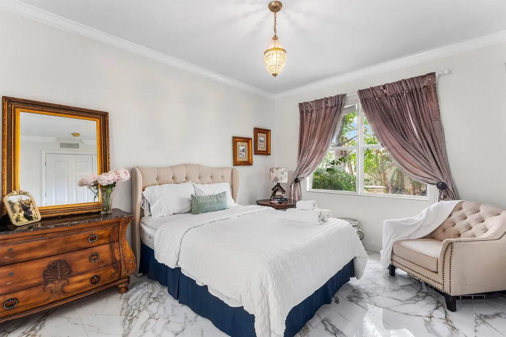 599 Cresta Circle West Palm Beach, FL 33413