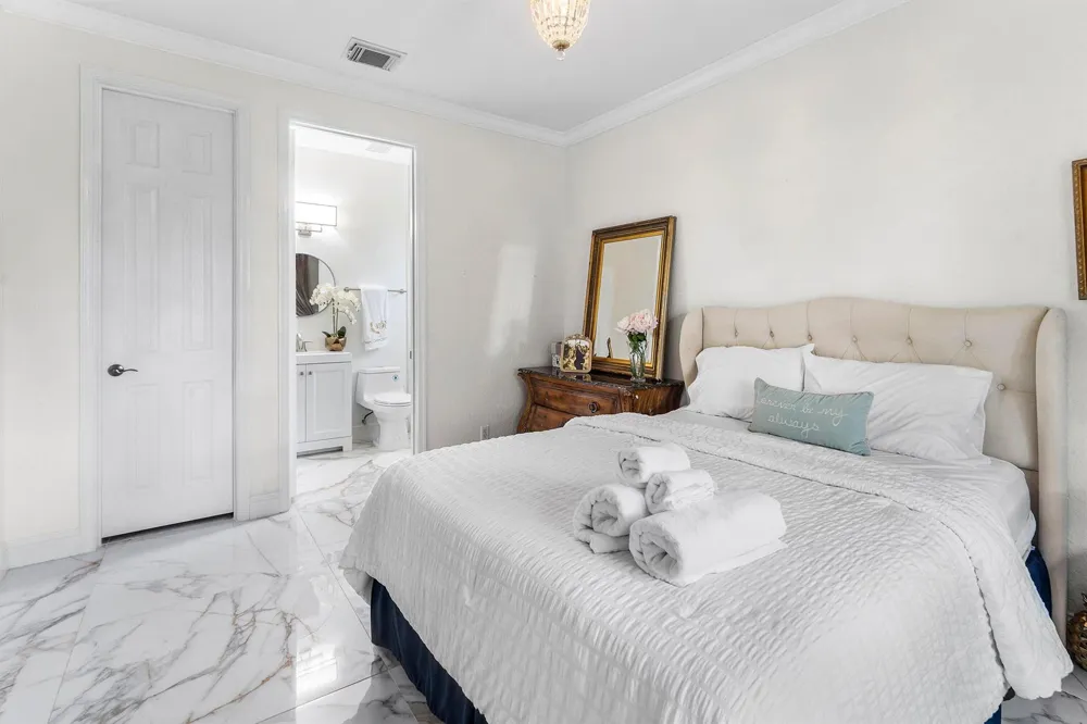 599 Cresta Circle West Palm Beach, FL 33413