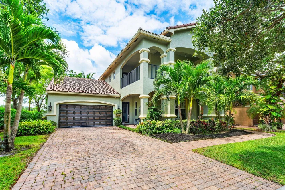 599 Cresta Circle West Palm Beach, FL 33413