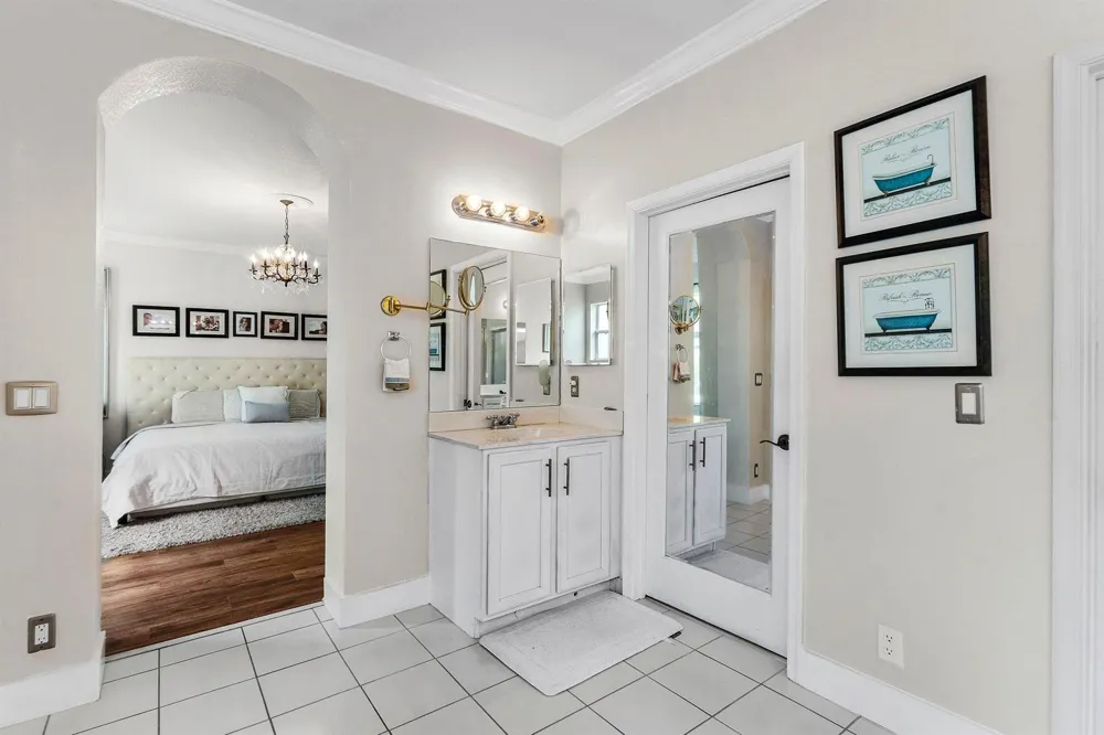599 Cresta Circle West Palm Beach, FL 33413