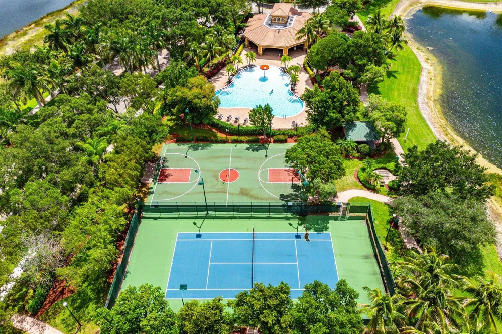 599 Cresta Circle West Palm Beach, FL 33413