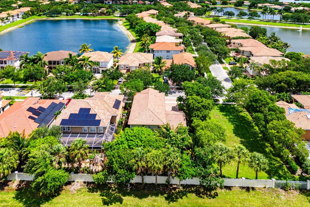 599 Cresta Circle West Palm Beach, FL 33413