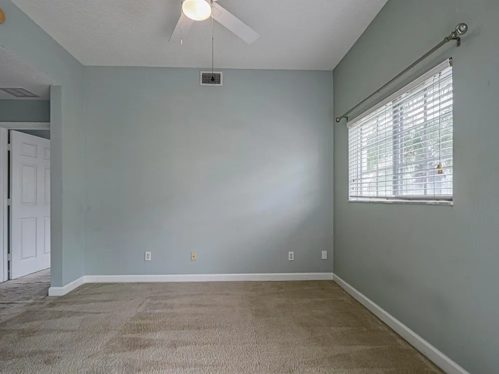 524 7th Square #101 Vero Beach, FL 32962