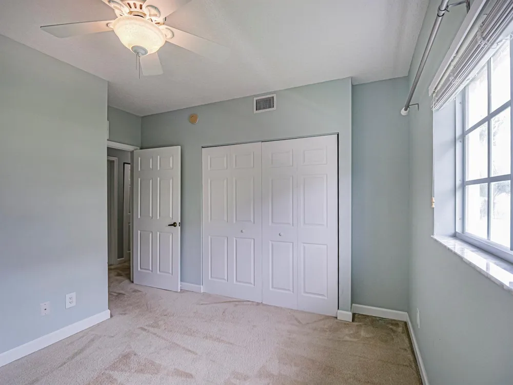 524 7th Square #101 Vero Beach, FL 32962