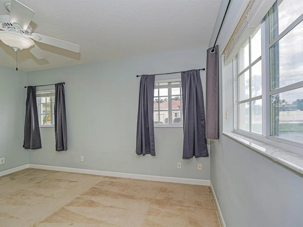 524 7th Square #101 Vero Beach, FL 32962