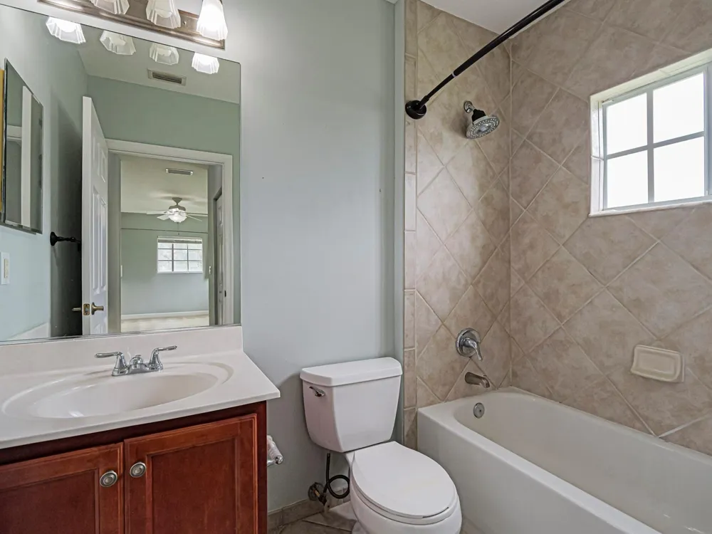 524 7th Square #101 Vero Beach, FL 32962