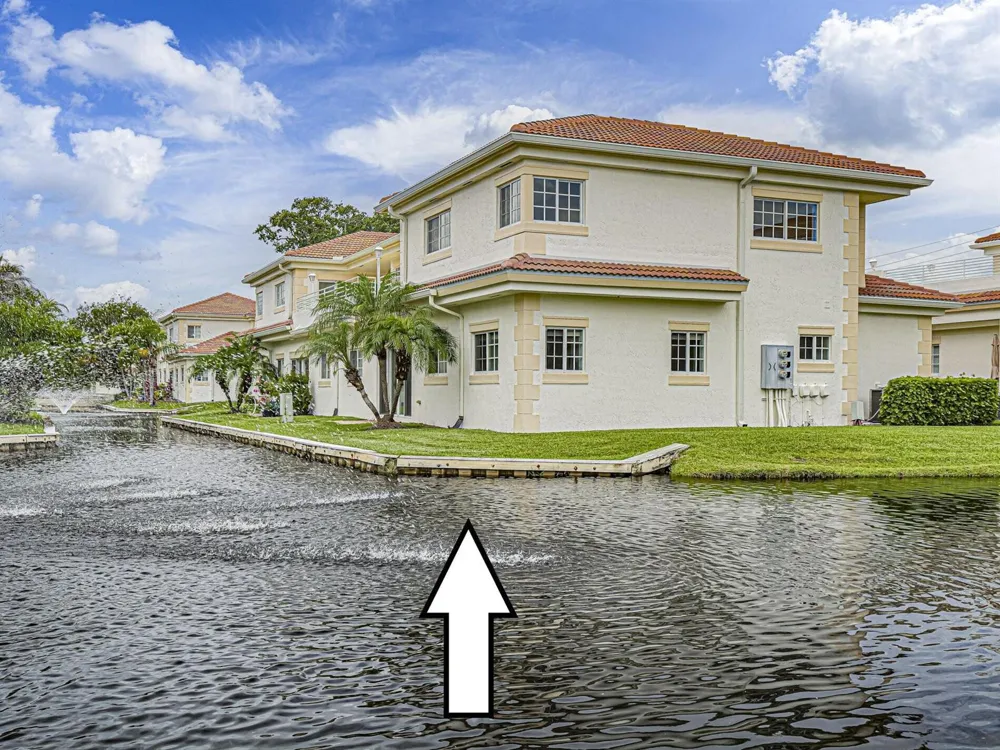 524 7th Square #101 Vero Beach, FL 32962