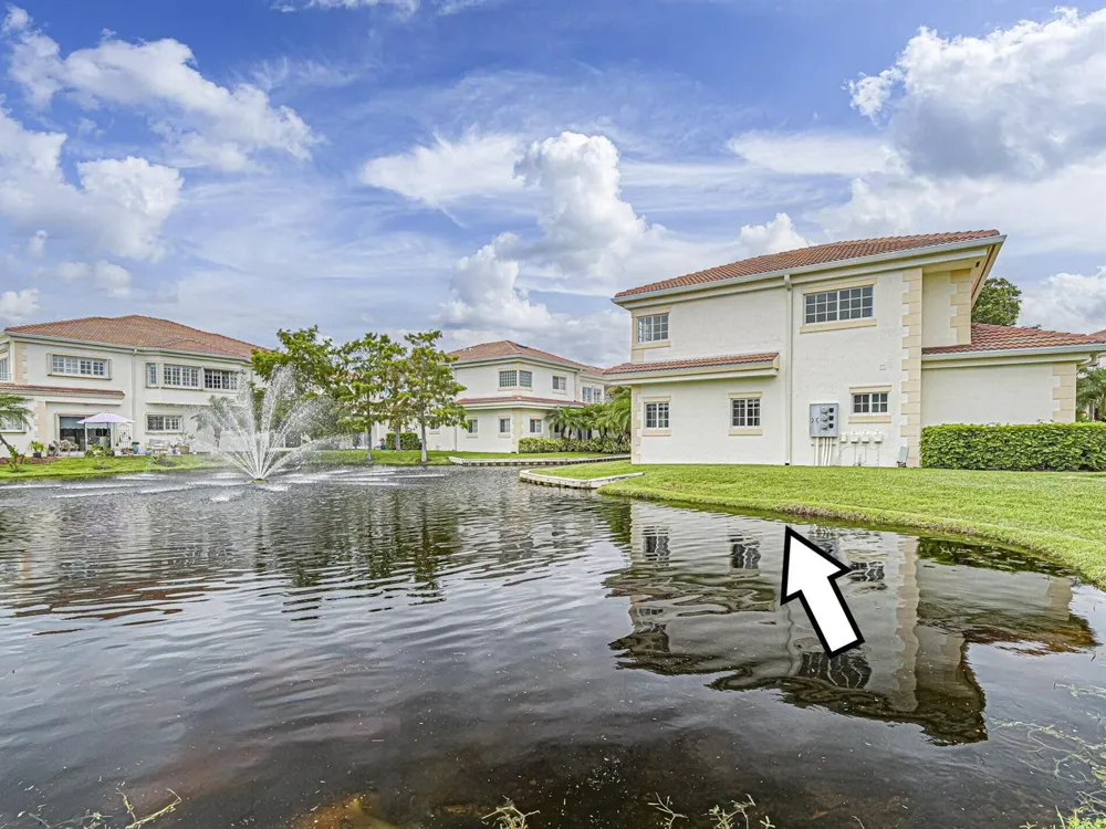 524 7th Square #101 Vero Beach, FL 32962