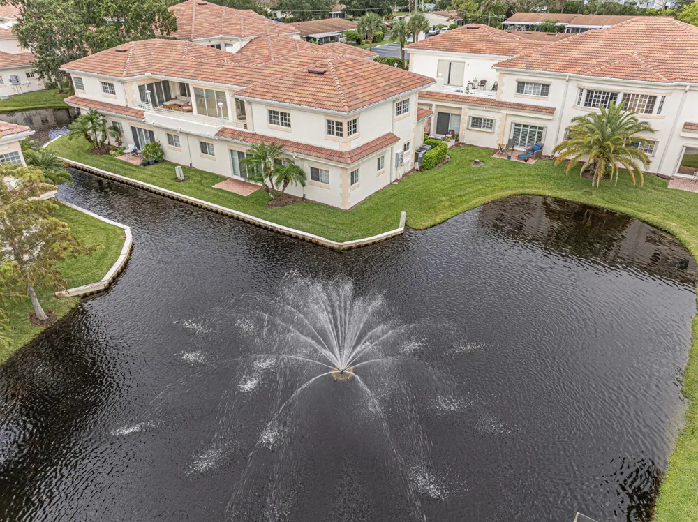 524 7th Square #101 Vero Beach, FL 32962