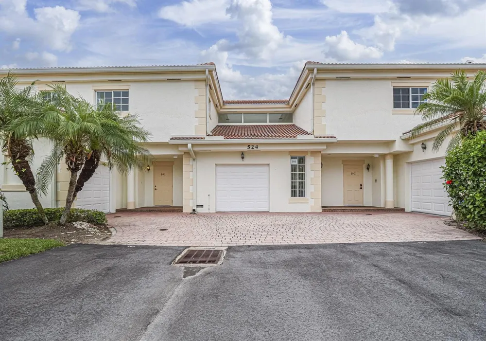 524 7th Square #101 Vero Beach, FL 32962