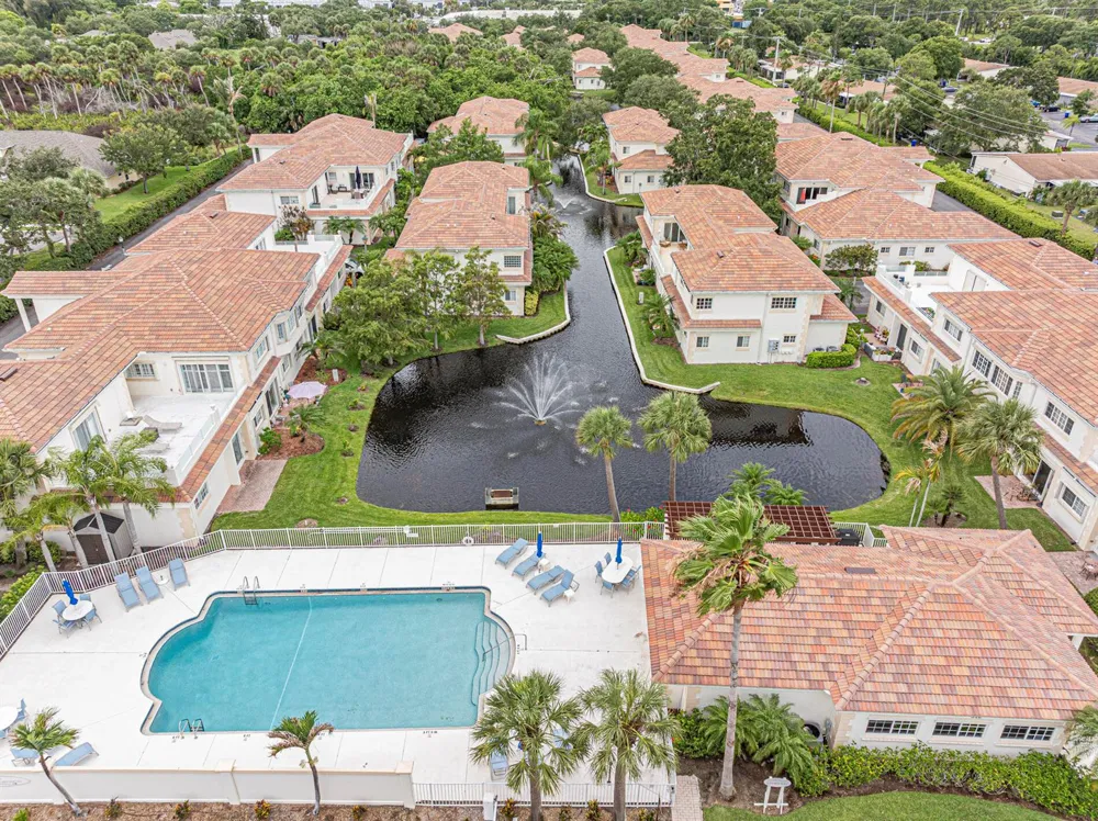 524 7th Square #101 Vero Beach, FL 32962