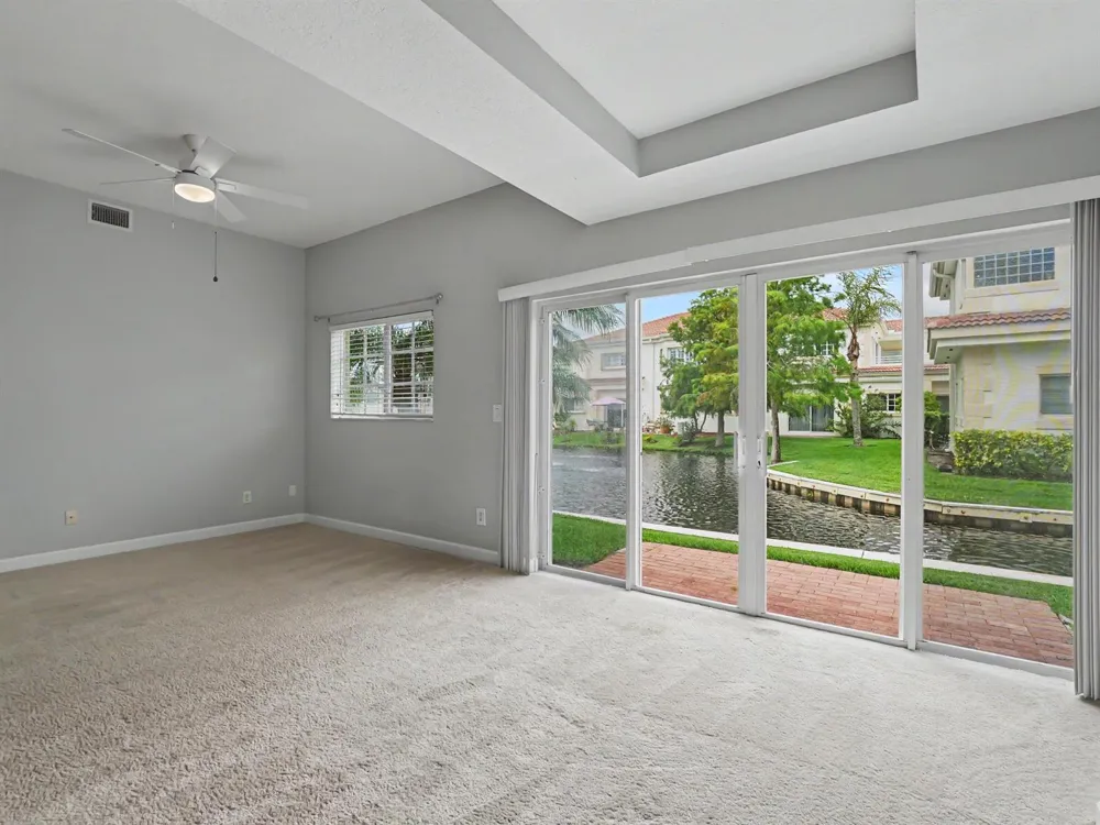 524 7th Square #101 Vero Beach, FL 32962