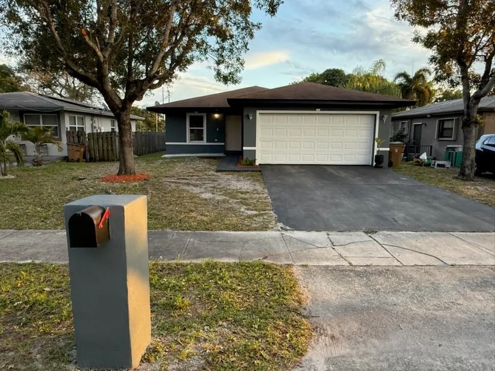 176 SW 5th Court Deerfield Beach, FL 33441