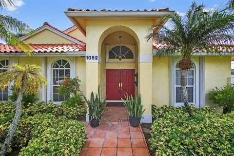1052 W Shore Drive
