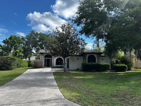 108 Greentree Lane
