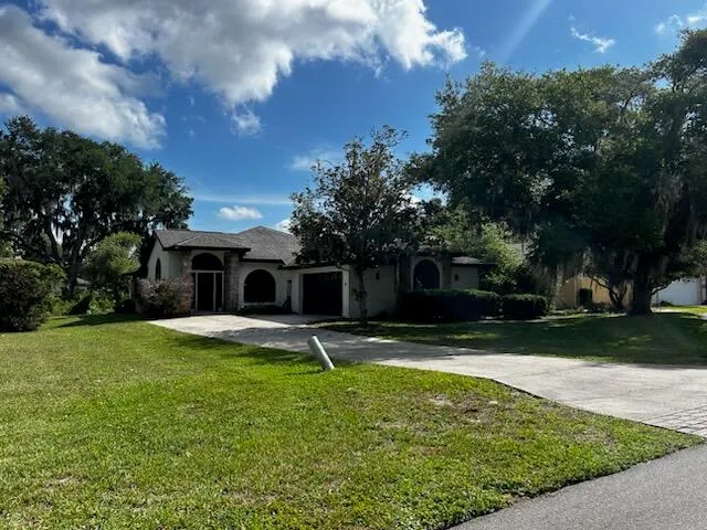 108 Greentree Lane 
