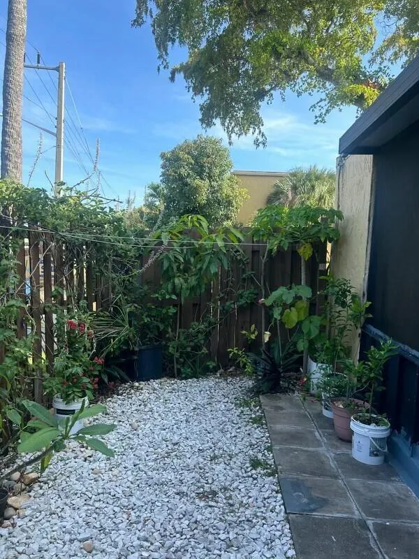 5601 Blueberry Court #157 Lauderhill, FL 33313
