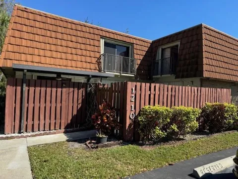 1210 SW 118th Terrace