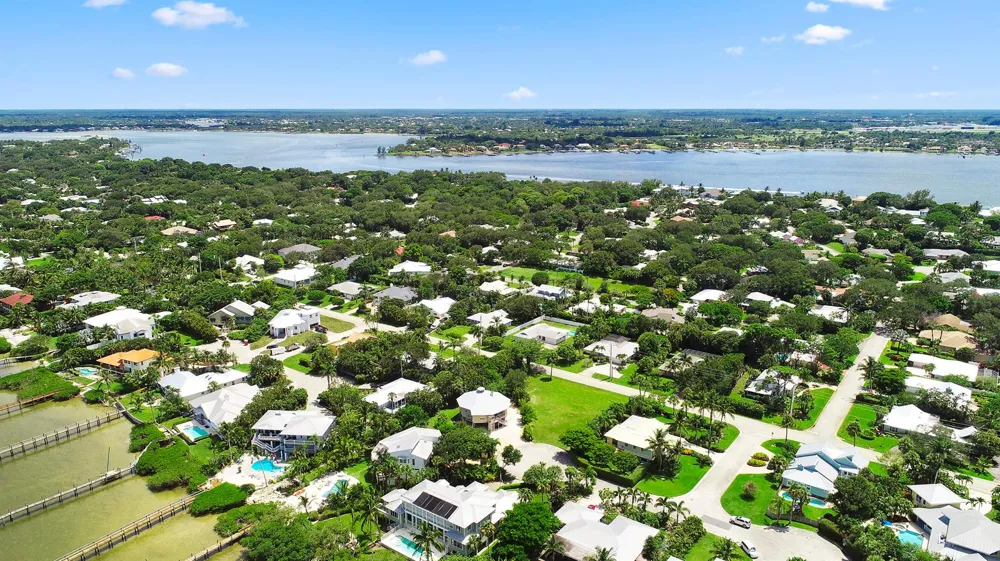 18 Cranes Nest Sewalls Point, FL 34996