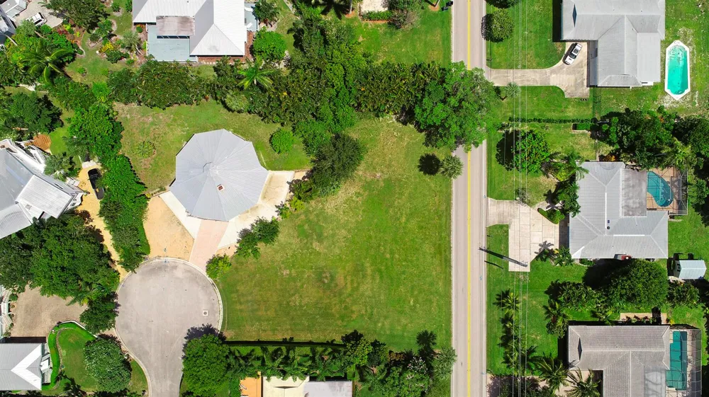 18 Cranes Nest Sewalls Point, FL 34996