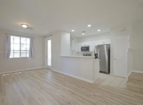 6030 SW 19th Place