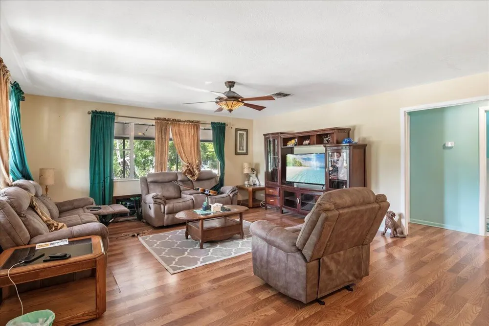 216 Micco Avenue Sebring, FL 33870