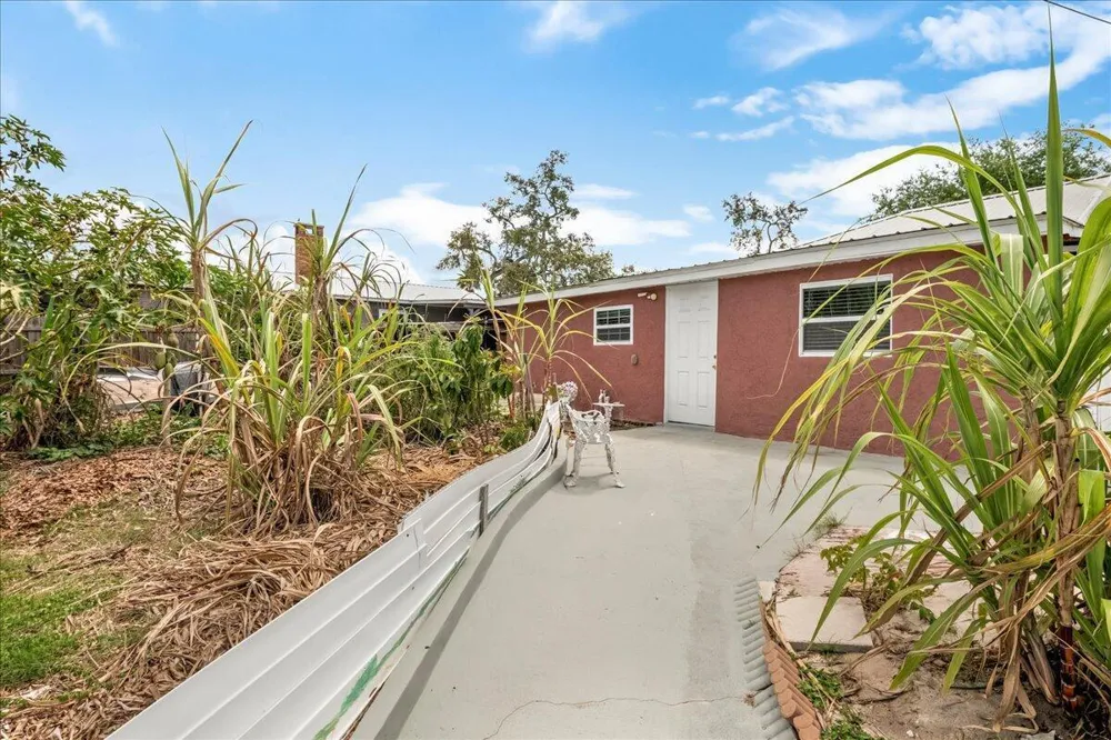 216 Micco Avenue Sebring, FL 33870