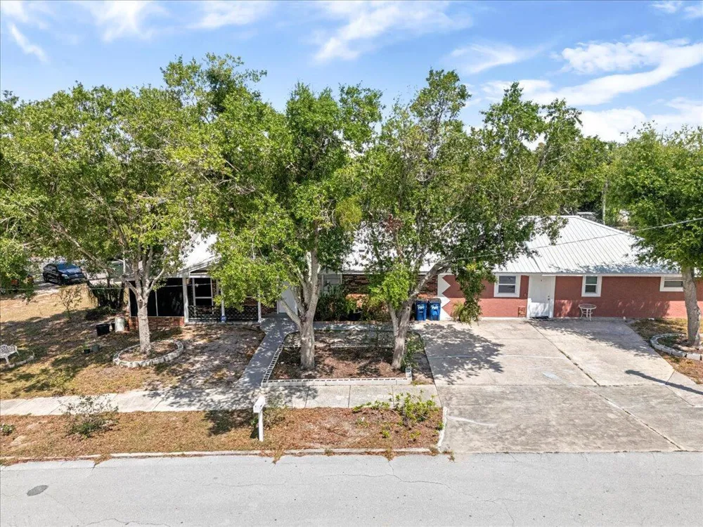 216 Micco Avenue Sebring, FL 33870