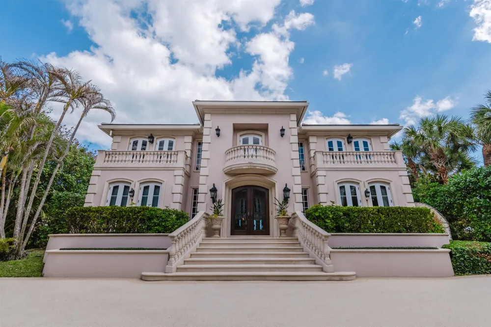 19 Beach Road Jupiter Island, FL 33455