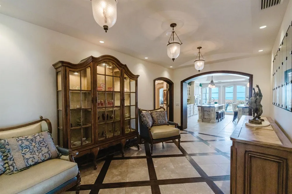 19 Beach Road Jupiter Island, FL 33455