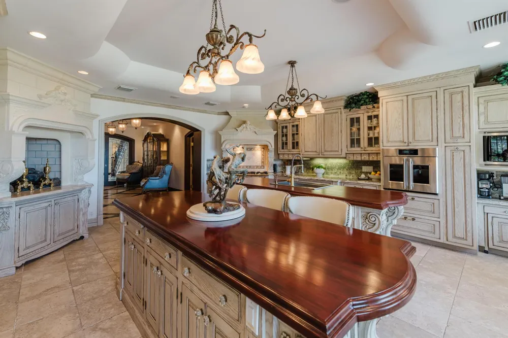 19 Beach Road Jupiter Island, FL 33455
