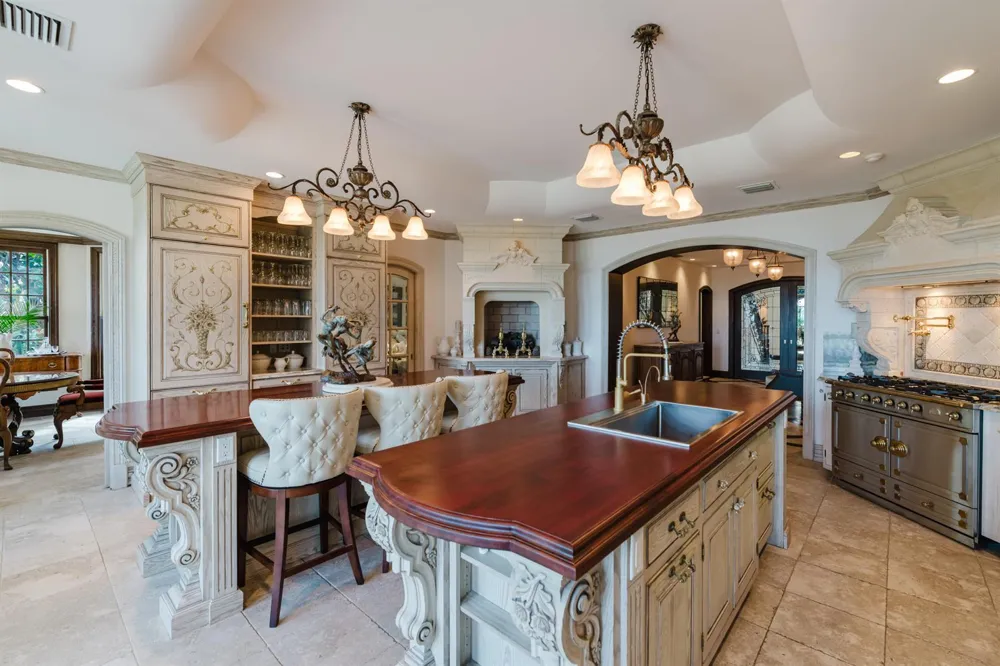 19 Beach Road Jupiter Island, FL 33455
