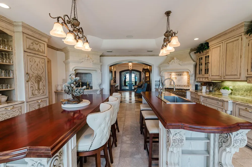 19 Beach Road Jupiter Island, FL 33455