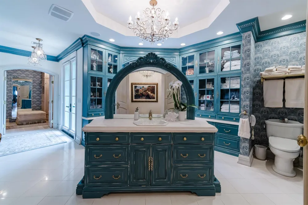 19 Beach Road Jupiter Island, FL 33455