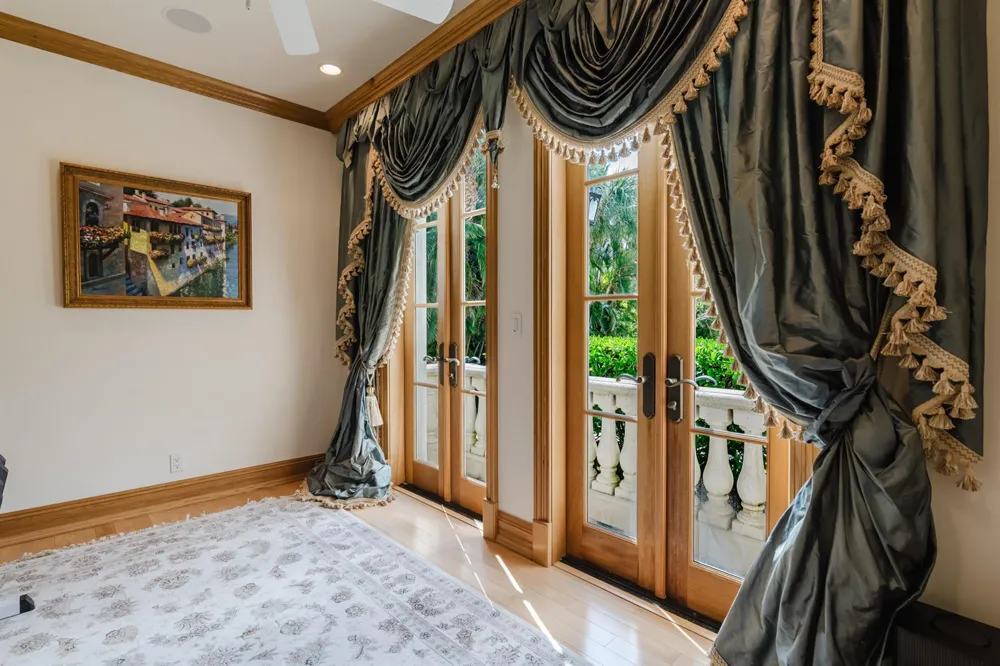 19 Beach Road Jupiter Island, FL 33455