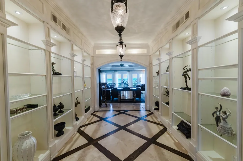 19 Beach Road Jupiter Island, FL 33455
