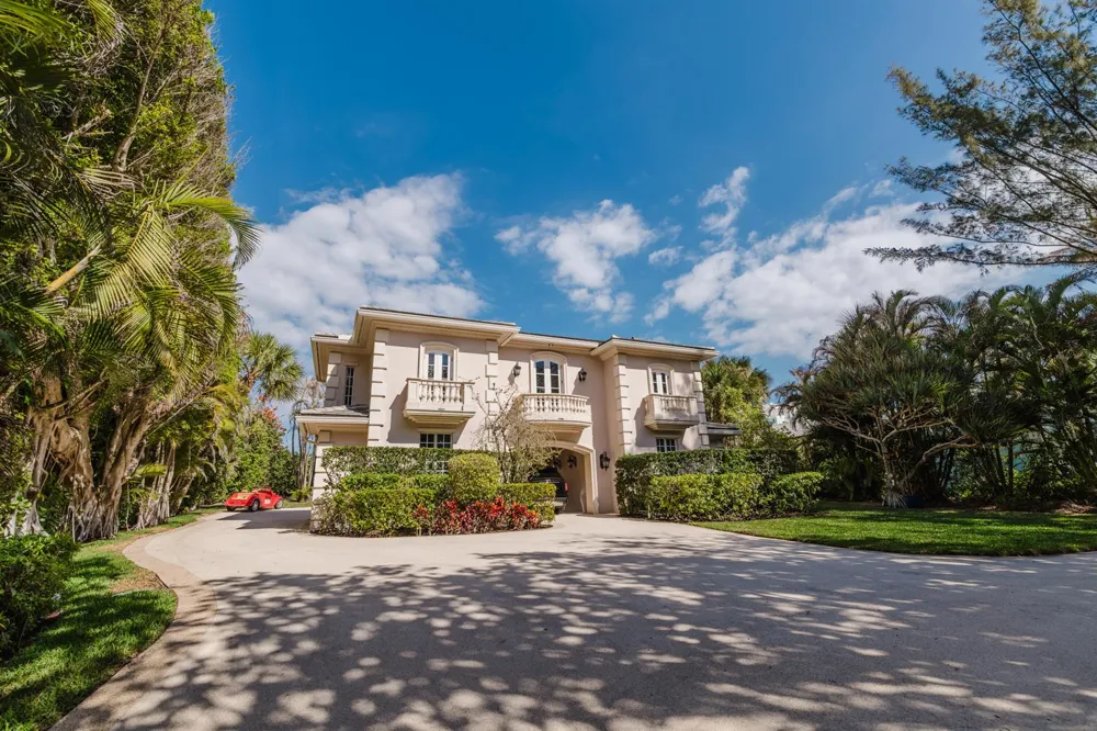 19 Beach Road Jupiter Island, FL 33455