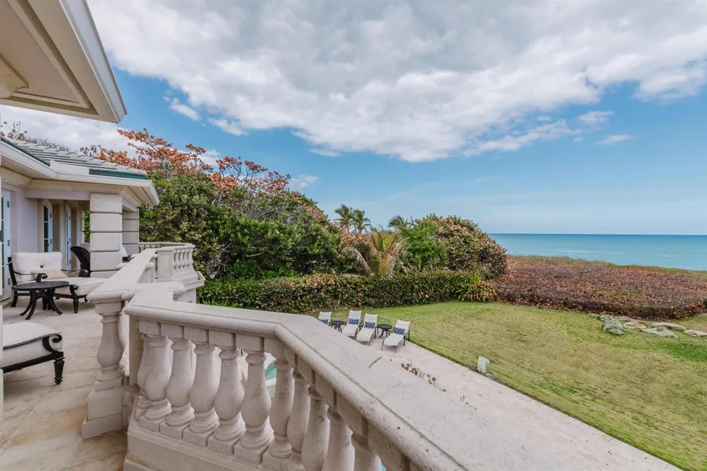 19 Beach Road Jupiter Island, FL 33455