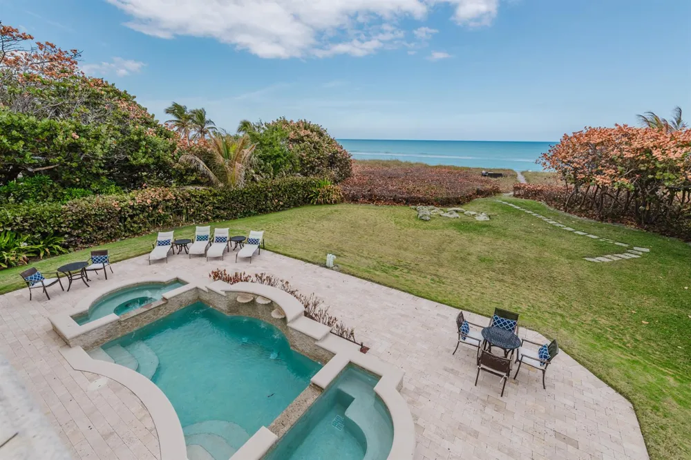 19 Beach Road Jupiter Island, FL 33455