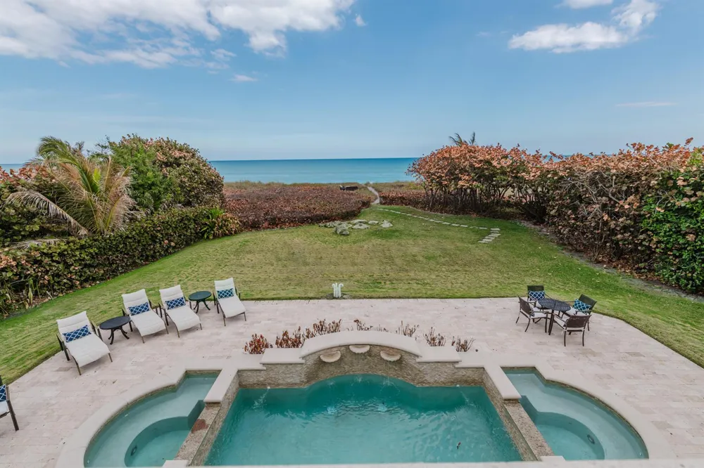 19 Beach Road Jupiter Island, FL 33455
