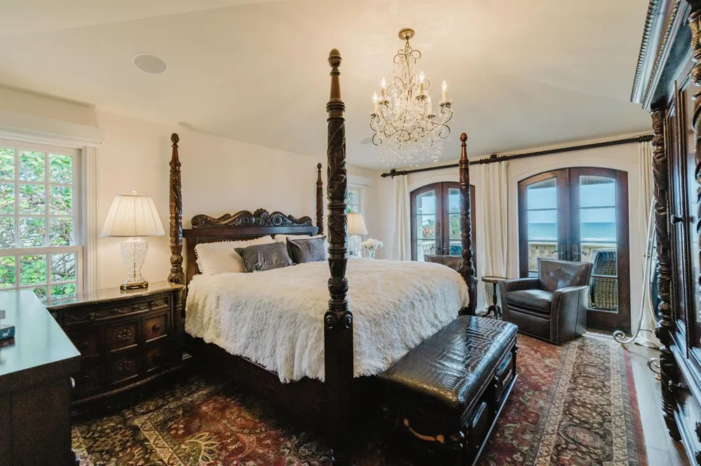 19 Beach Road Jupiter Island, FL 33455